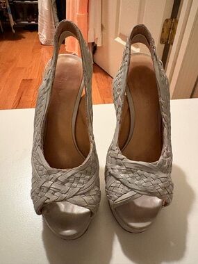 Lamb Woven Peep-Toe Slingback Heels - Light gray